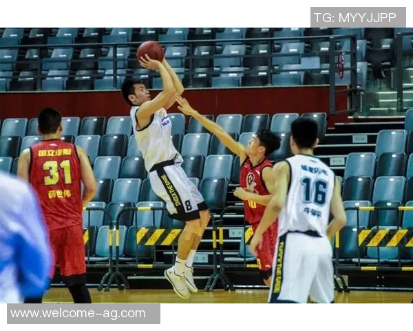 文班坚定信念全力冲击季后赛目标不急于跳过成长阶段力争分区顶端