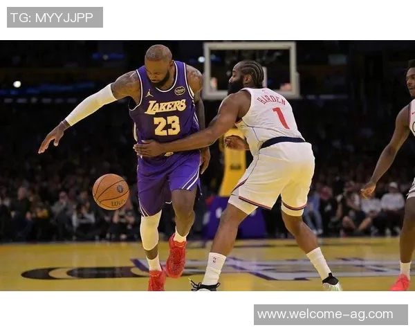 艾顿称东詹在关键时刻表现出色拉拉维亚攻防两端展现强大攻击性